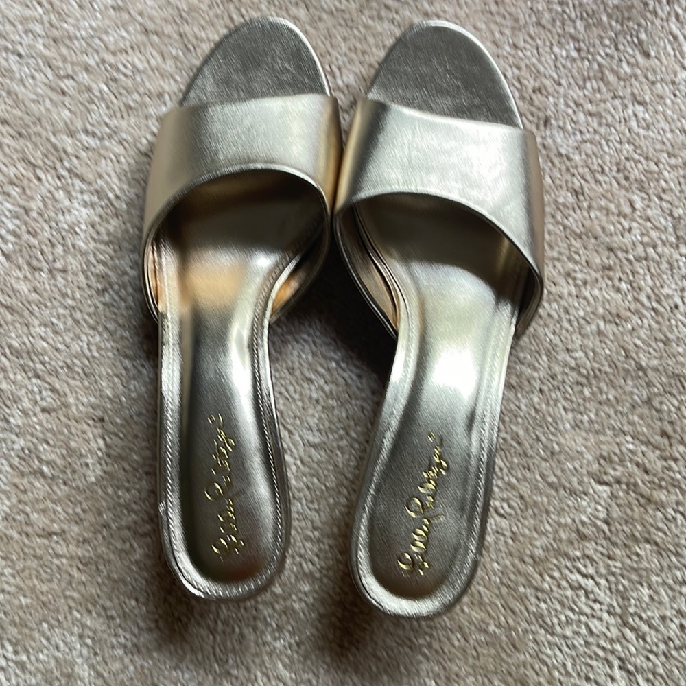 New in box Lilly Pulitzer Kimmy Mule in gold metallic size 9.5
